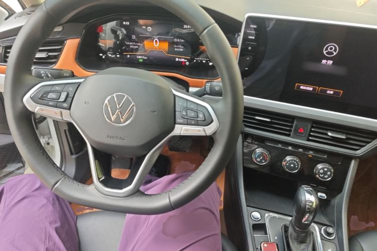 Used Volkswagen Bora 2025 Facelifted 200TSI DSG Yuexing Navigation Edition Center Console