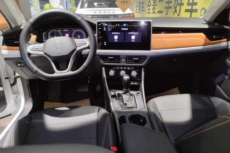 Used Volkswagen Bora 2025 Model, Facelifted 200TSI DSG Yuexing PRO Edition Center Console