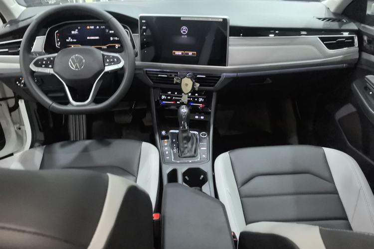 Used Volkswagen Bora 2025 300TSI DSG Prestige Edition Center Console