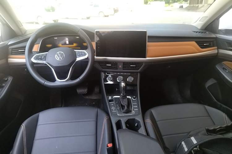 Used Volkswagen Bora 2025 200TSI DSG Enjoy Driving Navigation Edition Center Console
