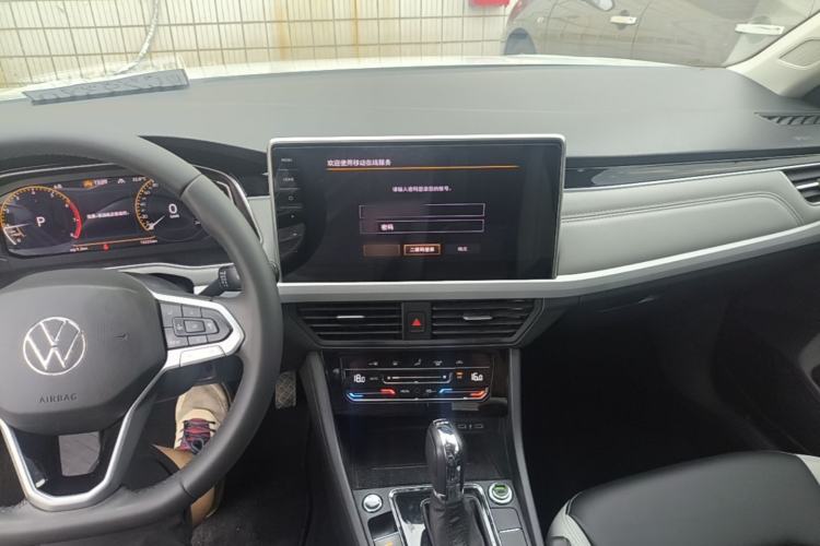Used Volkswagen Bora 2025 300TSI DSG Prestige Edition Center Console