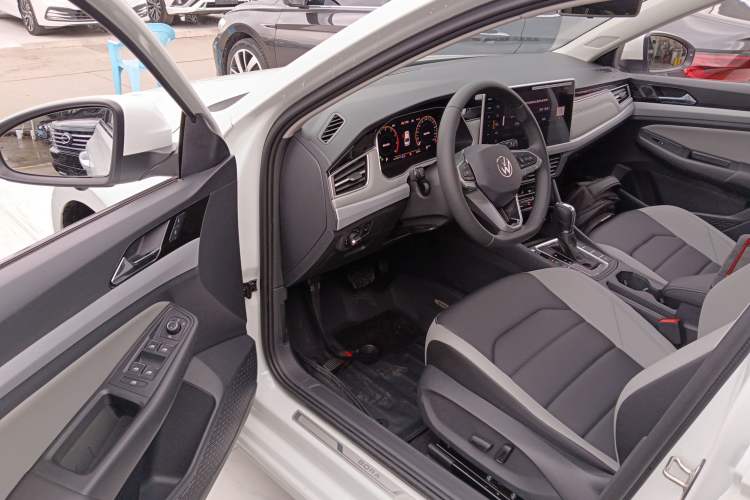 Used Volkswagen Bora 2025 Model, Facelifted 300TSI DSG Zunxing Edition Driver Seat