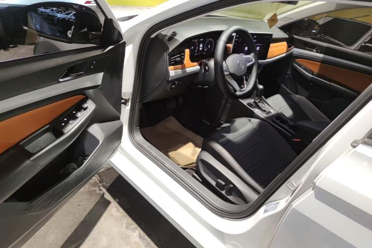 Used Volkswagen Bora 2025 Model, Facelifted 200TSI DSG Yuexing PRO Edition Driver Seat