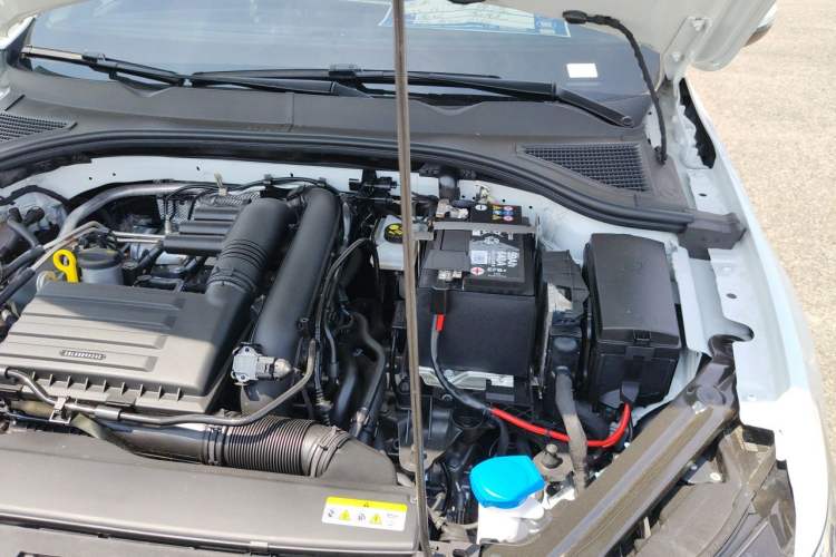 Used Volkswagen Bora 2025 Model, Facelifted 200TSI DSG Yuexing PRO Edition Engine Bay Left