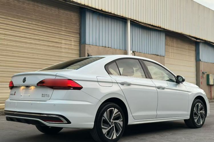 Used Volkswagen Bora 2025 300TSI DSG Prestige Edition Exterior 3