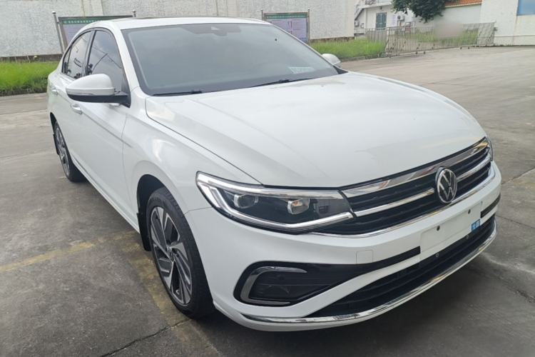 Used Volkswagen Bora 2025 300TSI DSG Prestige Edition Front Right 45 Deg