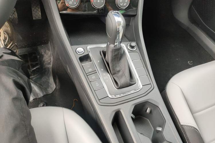Used Volkswagen Bora 2025 200TSI DSG Enjoy PRO Edition Gear Lever