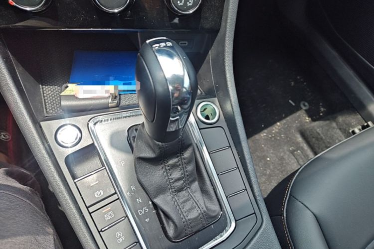 Used Volkswagen Bora 2025 Facelifted 200TSI DSG Yuexing Navigation Edition Gear Lever
