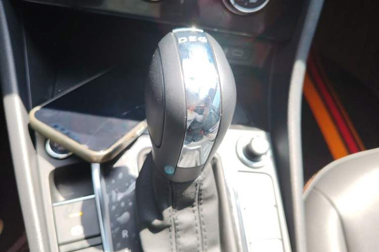 Used Volkswagen Bora 2025 Model, Facelifted 200TSI DSG Yuexing PRO Edition Gear Lever