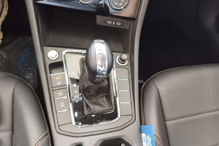 Used Volkswagen Bora 2025 Facelifted 200TSI DSG Yuexing Navigation Edition Gear Lever