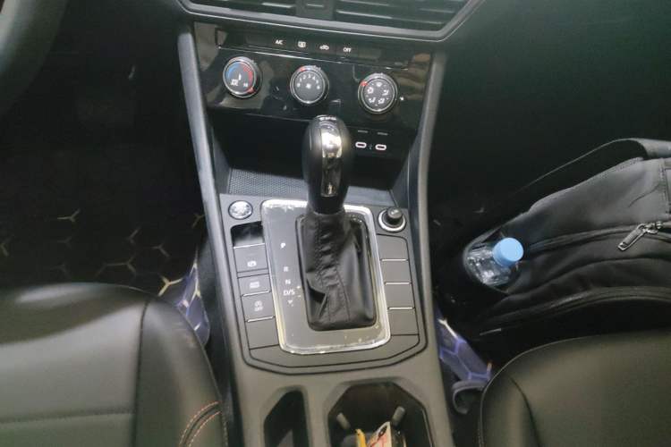 Used Volkswagen Bora 2025 Model, Facelifted 200TSI DSG Yuexing PRO Edition Gear Lever