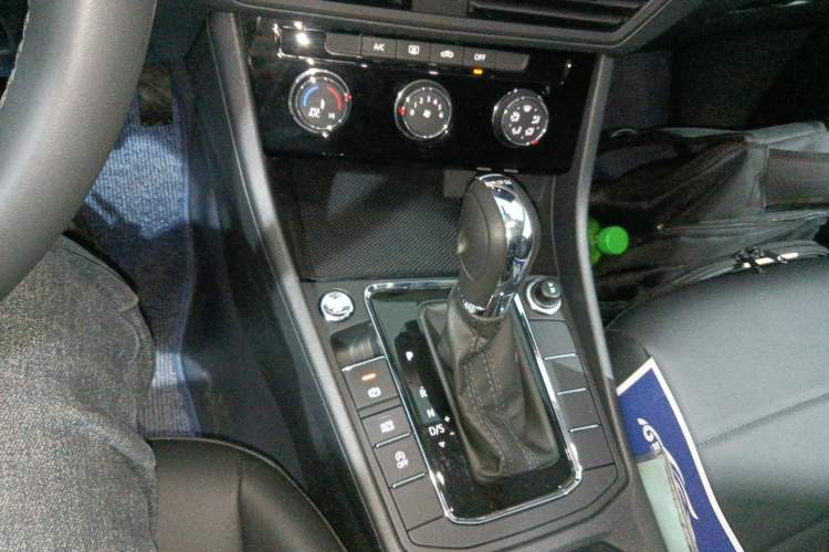 Used Volkswagen Bora 2025 200TSI DSG Enjoy PRO Edition Gear Lever