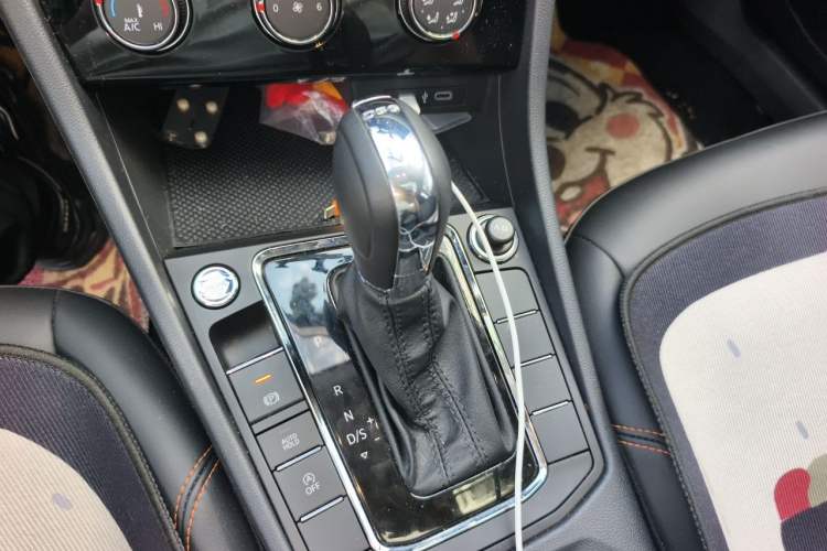 Used Volkswagen Bora 2025 200TSI DSG Enjoy PRO Edition Gear Lever
