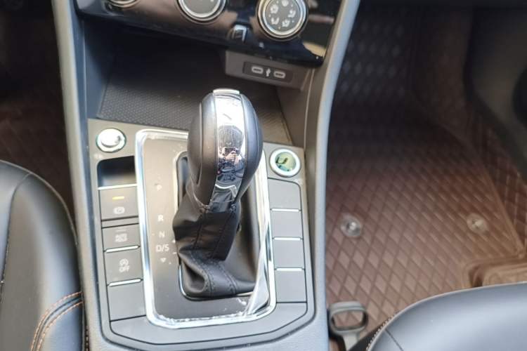 Used Volkswagen Bora 2025 200TSI DSG Enjoy PRO Edition Gear Lever