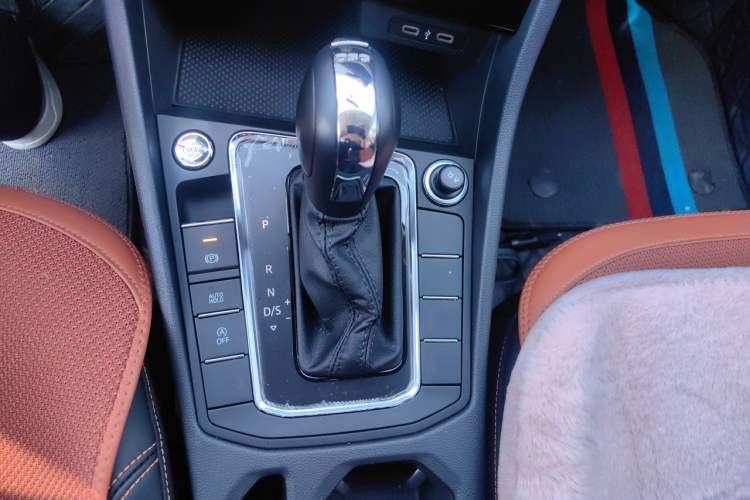 Used Volkswagen Bora 2025 200TSI DSG Enjoy PRO Edition Gear Lever