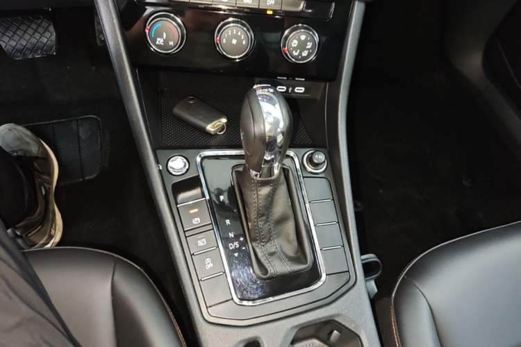 Used Volkswagen Bora 2025 200TSI DSG Enjoy PRO Edition Gear Lever