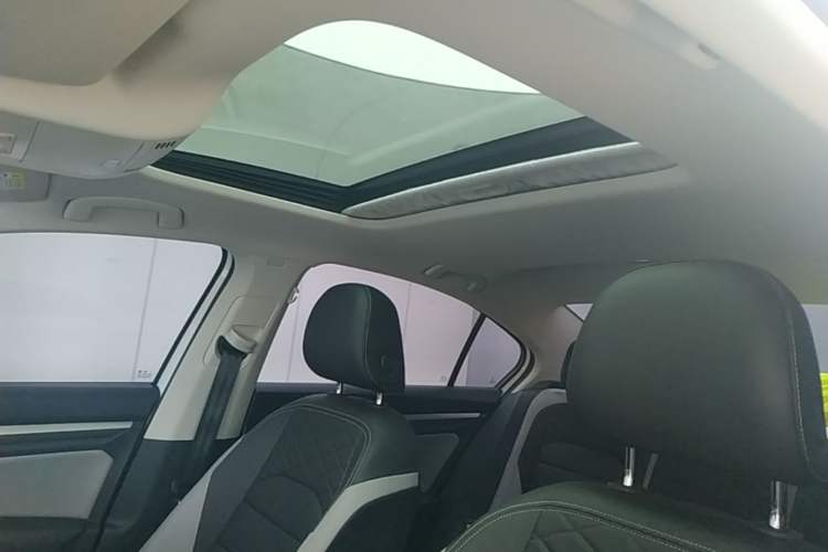 Used Volkswagen Bora 2025 300TSI DSG Prestige Edition Headliner