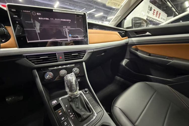 Used Volkswagen Bora 2025 Facelifted 200TSI DSG Yuexing Navigation Edition Interior 10