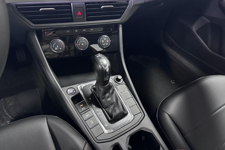 Used Volkswagen Bora 2025 Facelifted 200TSI DSG Yuexing Navigation Edition Interior 3
