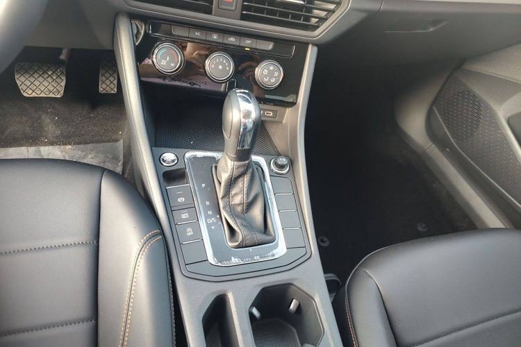 Used Volkswagen Bora 2025 Facelifted 200TSI DSG Yuexing Navigation Edition Interior 5