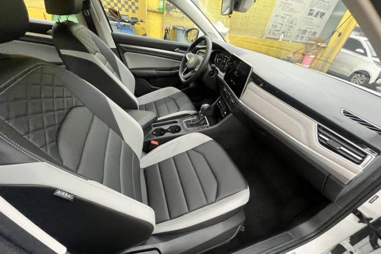 Used Volkswagen Bora 2025 300TSI DSG Prestige Edition Interior 9