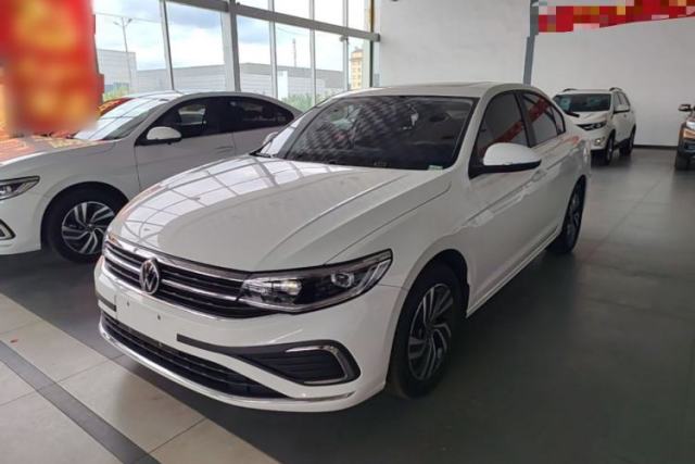 Ojetý Volkswagen Bora 2025 200TSI DSG Enjoy Driving Navigation Edition