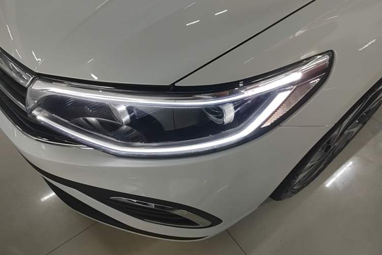 Used Volkswagen Bora 2025 Model, Facelifted 200TSI DSG Yuexing PRO Edition Left Front Headlight