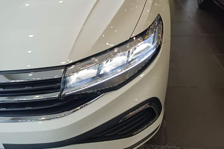 Used Volkswagen Bora 2025 Facelifted 200TSI DSG Yuexing Navigation Edition Left Front Headlight