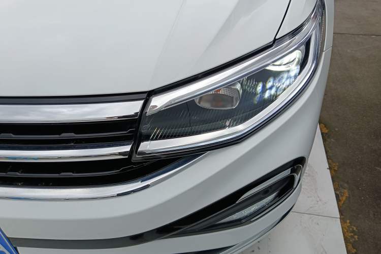 Used Volkswagen Bora 2025 Model, Facelifted 300TSI DSG Zunxing Edition Left Front Headlight