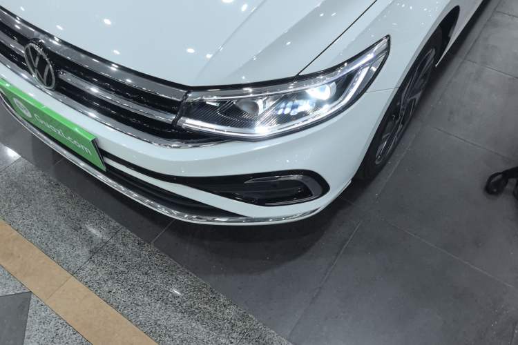 Used Volkswagen Bora 2025 300TSI DSG Prestige Edition Left Front Headlight