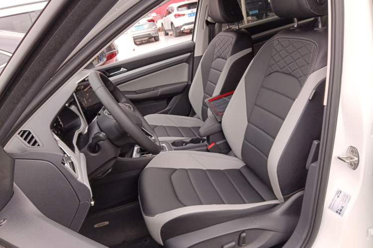 Used Volkswagen Bora 2025 Model, Facelifted 300TSI DSG Zunxing Edition Left Front Seat