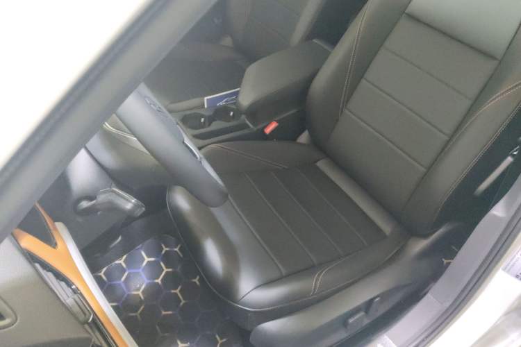 Used Volkswagen Bora 2025 Model, Facelifted 200TSI DSG Yuexing PRO Edition Left Front Seat