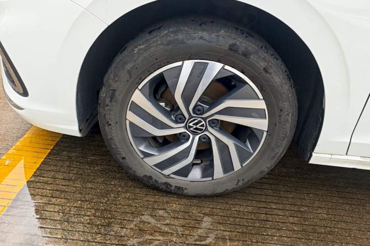 Used Volkswagen Bora 2025 200TSI DSG Enjoy Driving Navigation Edition Left Front Wheel Hub