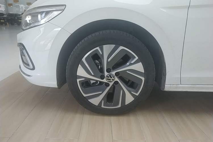 Used Volkswagen Bora 2025 300TSI DSG Prestige Edition Left Front Wheel Hub