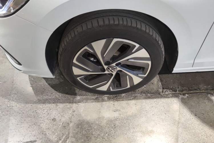 Used Volkswagen Bora 2025 Model, Facelifted 200TSI DSG Yuexing PRO Edition Left Front Wheel Hub