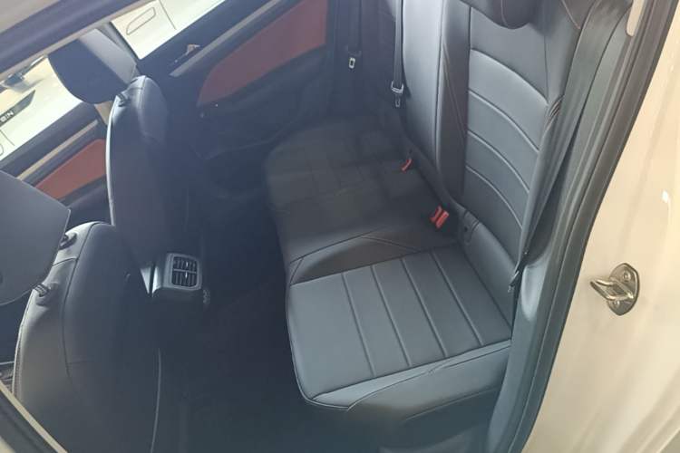 Used Volkswagen Bora 2025 Facelifted 200TSI DSG Yuexing Navigation Edition Left Rear Seat