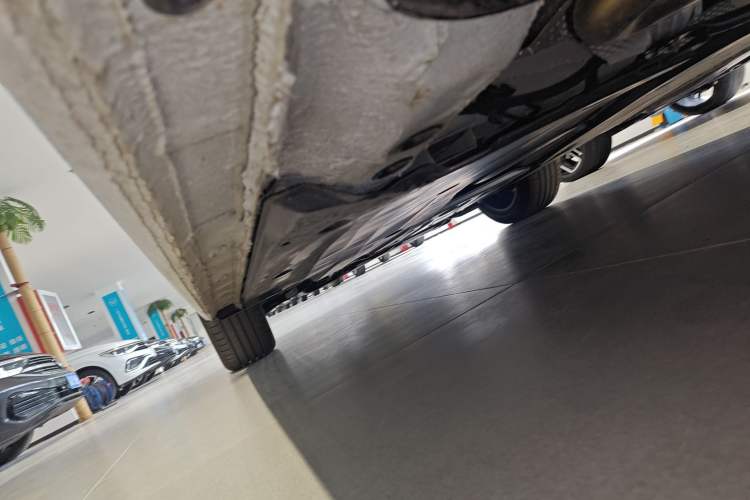 Used Volkswagen Bora 2025 300TSI DSG Prestige Edition Left Side Sill