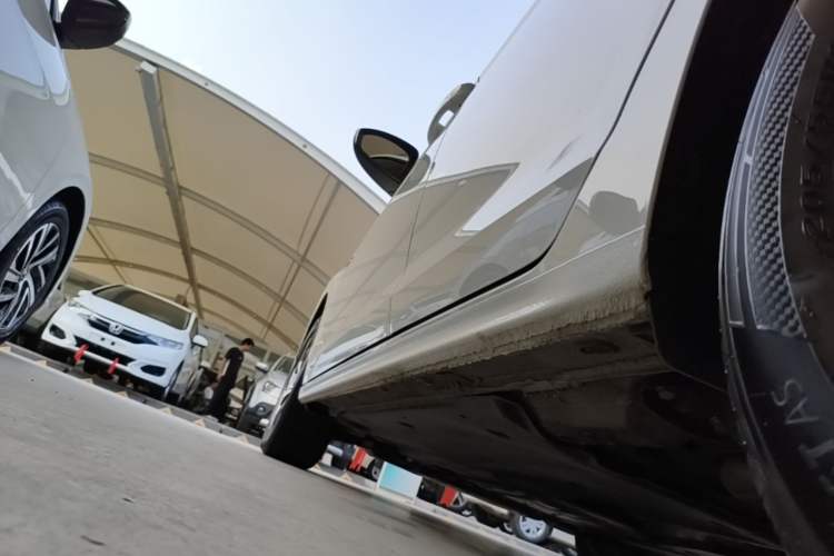 Used Volkswagen Bora 2025 Facelifted 200TSI DSG Yuexing Navigation Edition Left Side Sill