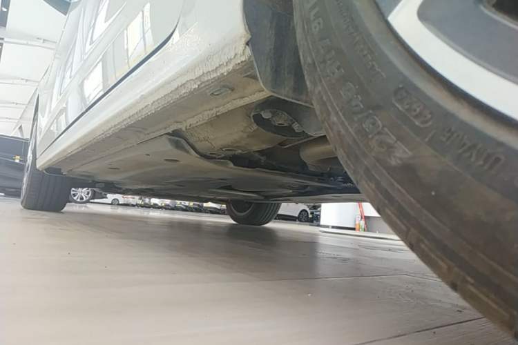 Used Volkswagen Bora 2025 300TSI DSG Prestige Edition Left Side Sill