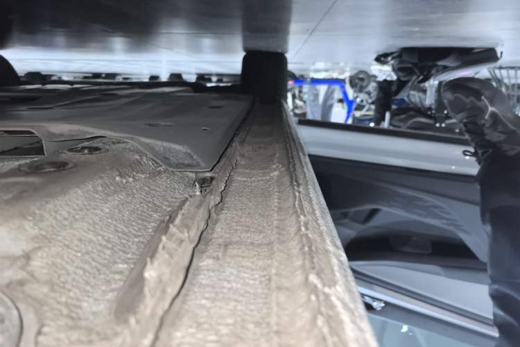 Used Volkswagen Bora 2025 300TSI DSG Prestige Edition Left Side Sill