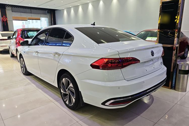 Used Volkswagen Bora 2025 300TSI DSG Prestige Edition Rear Left 45 Deg