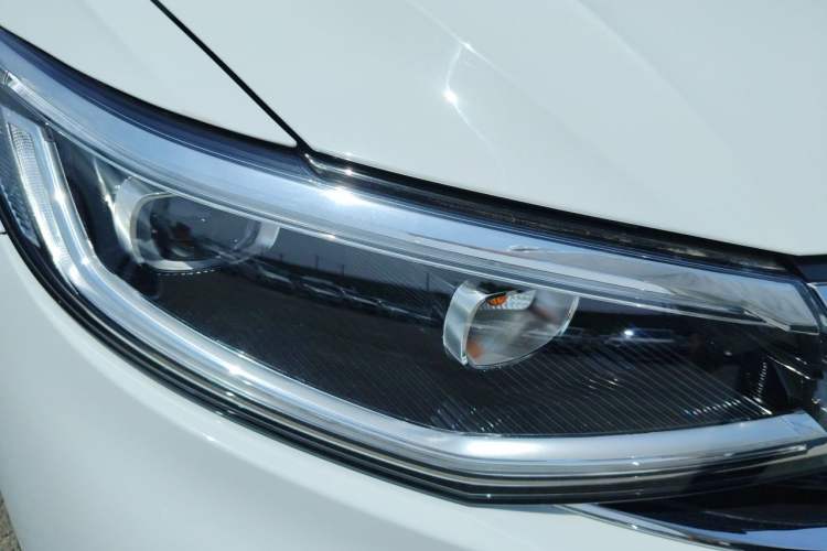 Used Volkswagen Bora 2025 Model, Facelifted 200TSI DSG Yuexing PRO Edition Right Front Headlight