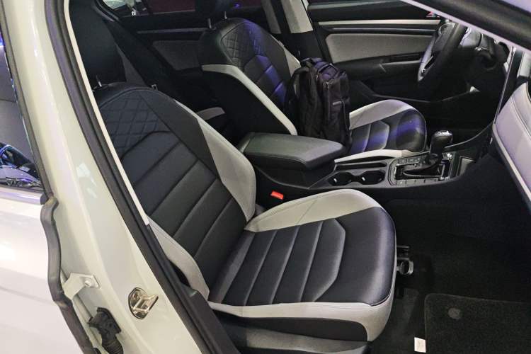 Used Volkswagen Bora 2025 300TSI DSG Prestige Edition Right Front Seat