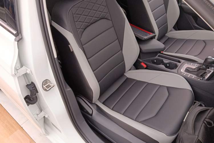 Used Volkswagen Bora 2025 Model, Facelifted 300TSI DSG Zunxing Edition Right Front Seat