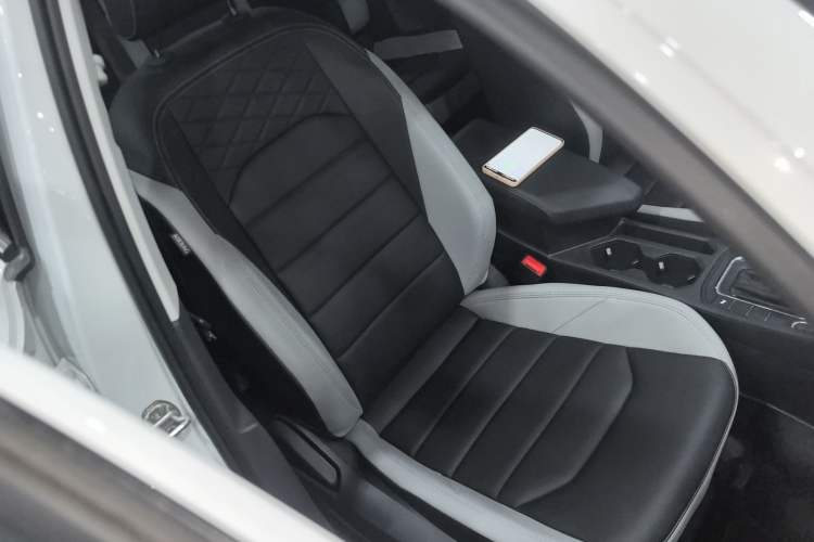 Used Volkswagen Bora 2025 300TSI DSG Prestige Edition Right Front Seat