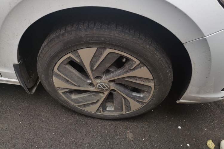 Used Volkswagen Bora 2025 Model, Facelifted 200TSI DSG Yuexing PRO Edition Right Front Wheel Hub