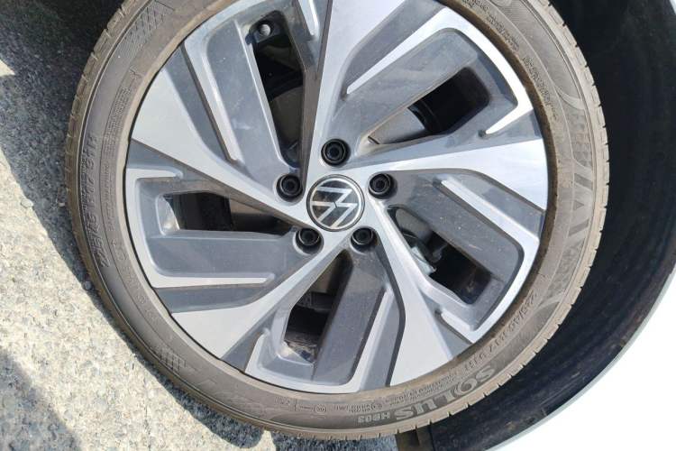 Used Volkswagen Bora 2025 Model, Facelifted 200TSI DSG Yuexing PRO Edition Right Front Wheel Hub