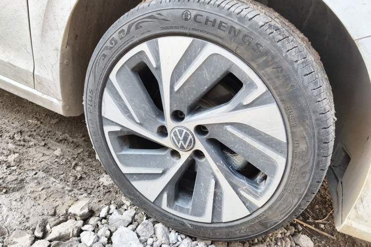 Used Volkswagen Bora 2025 200TSI DSG Enjoy PRO Edition Right Front Wheel Hub