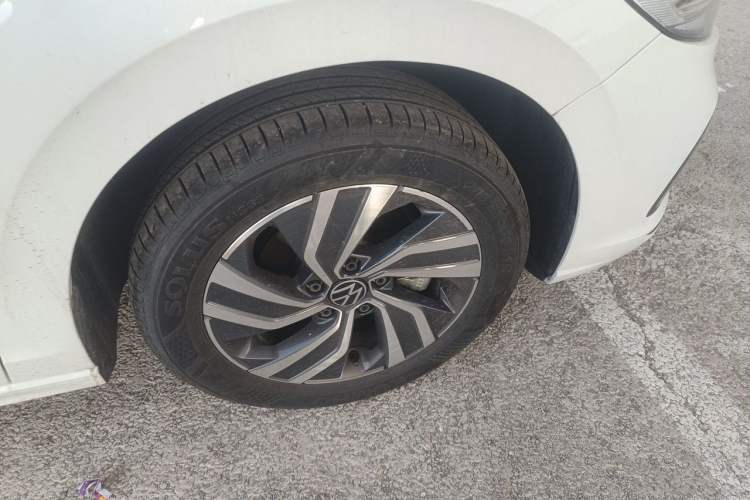 Used Volkswagen Bora 2025 Facelifted 200TSI DSG Yuexing Navigation Edition Right Front Wheel Hub