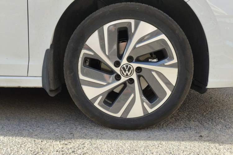 Used Volkswagen Bora 2025 200TSI DSG Enjoy PRO Edition Right Front Wheel Hub
